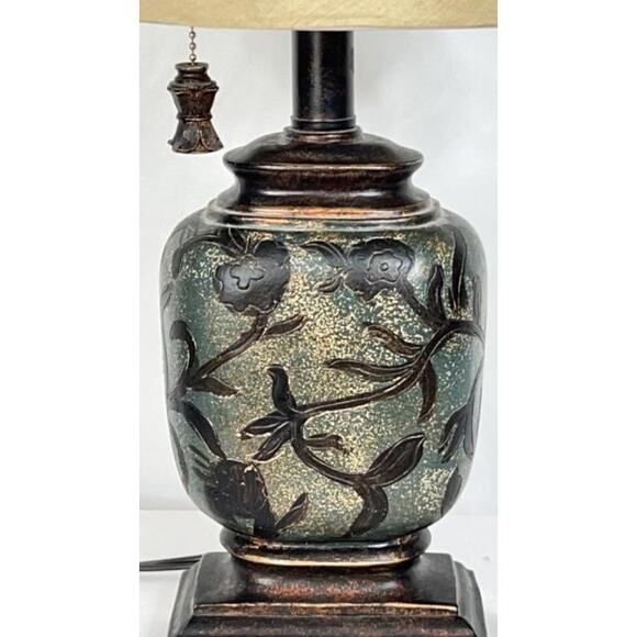 Vintage Ceramic Table Lamp Etched Floral w/ Shade & Ornate Pull Chain 18" - Picture 4 of 12